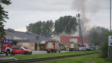 Flucht im Bademantel: Großbrand in Sauna