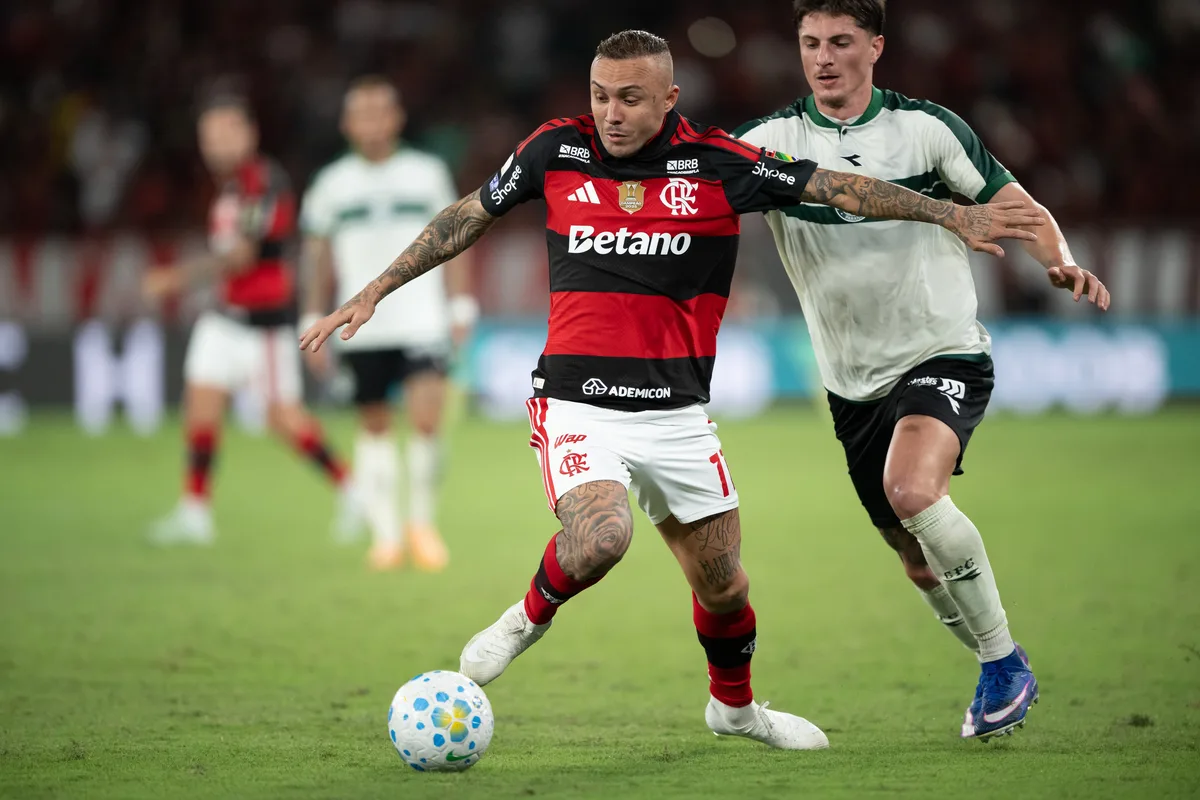 Cebolinha completa um mês sem jogar pelo Flamengo em meio à indefinição sobre seu futuro