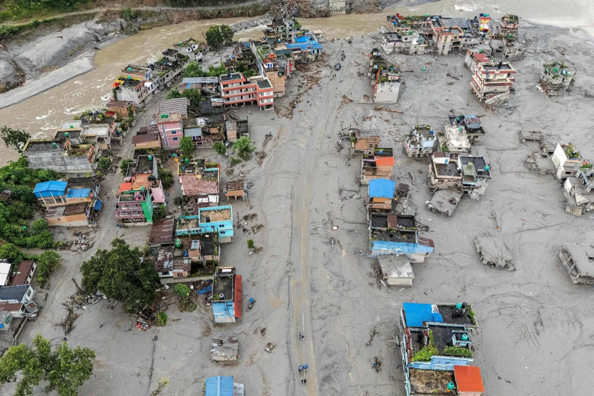 Com mais de 600 mortos, Nepal diz precisar de bilhões de dólares para reconstrução