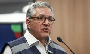 Ministro conversa com universidades para Lito ser incluído em pesquisa de doença