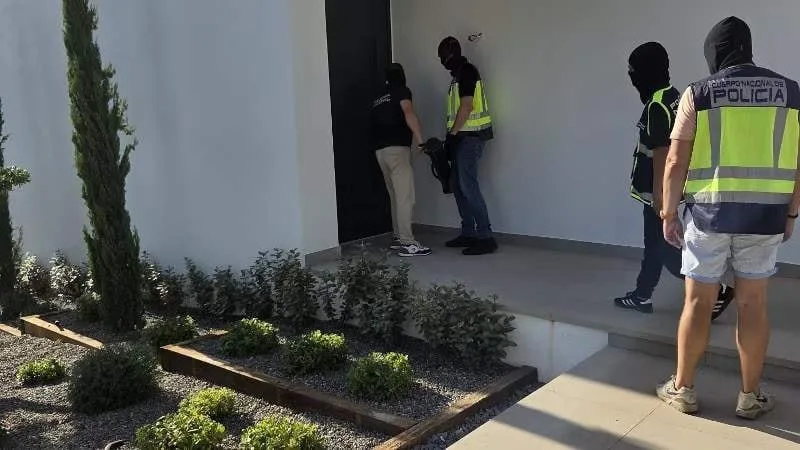 Discreto, accesible, sin ostentaciones y con una gestoría en Marbella: cae el asesor fiscal que los narcos se recomendaban en la Costa del Sol