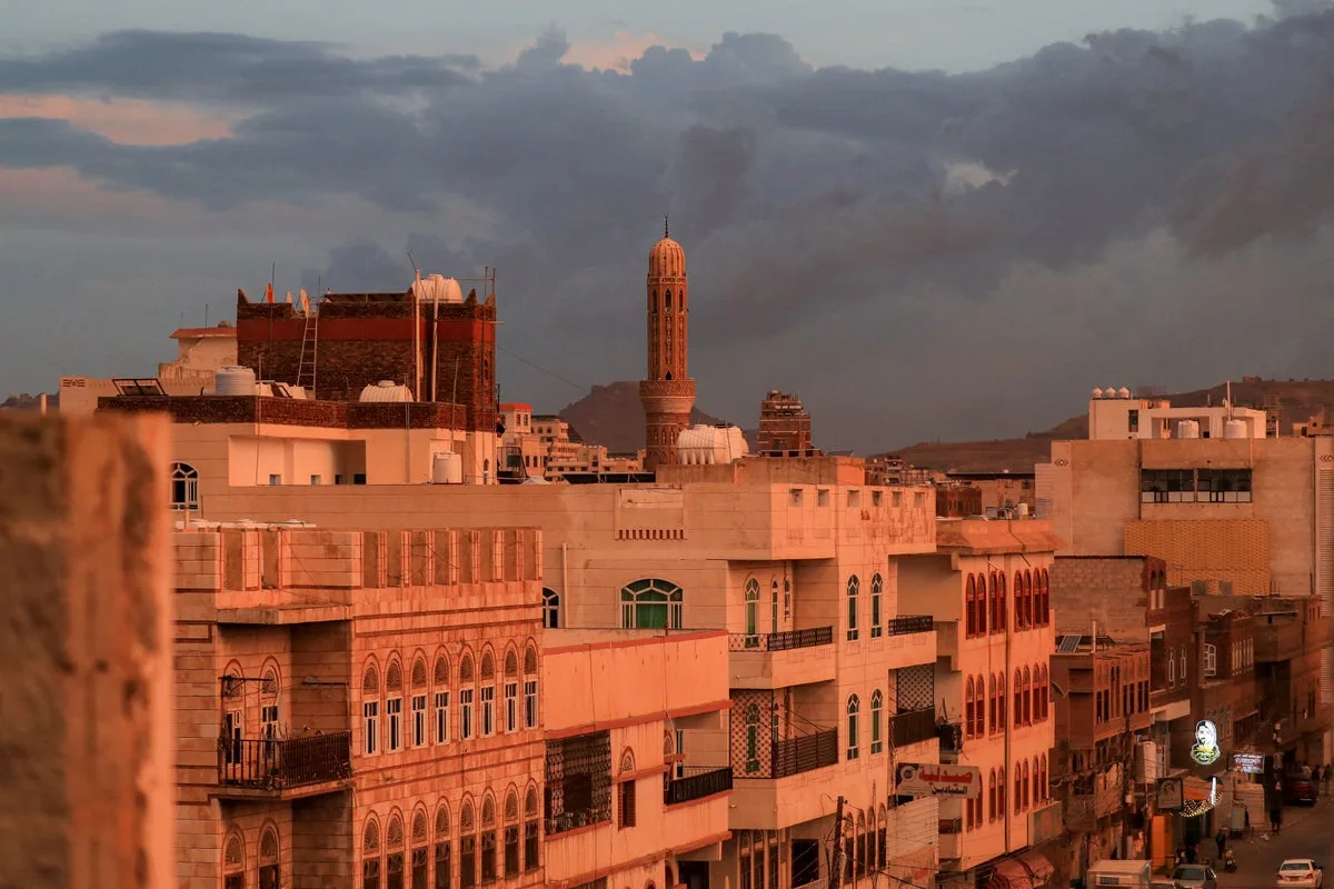Five dead after Houthis attack Yemeni presidential palace with missiles