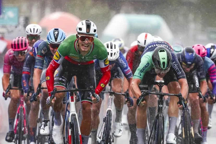 Sous la pluie, Jonathan Milan remporte la première étape du Renewi Tour à la photo finish
