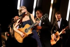 Taylor Swift Stuns in Strapless Blue Gown at 2026 Academy Museum Gala