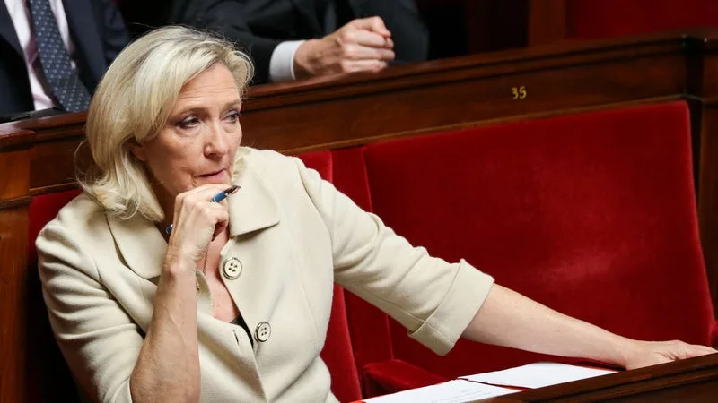 Présidentielle 2027: Marine Le Pen considérée comme la candidate la plus à même de gérer les défis de l'IA, selon un sondage