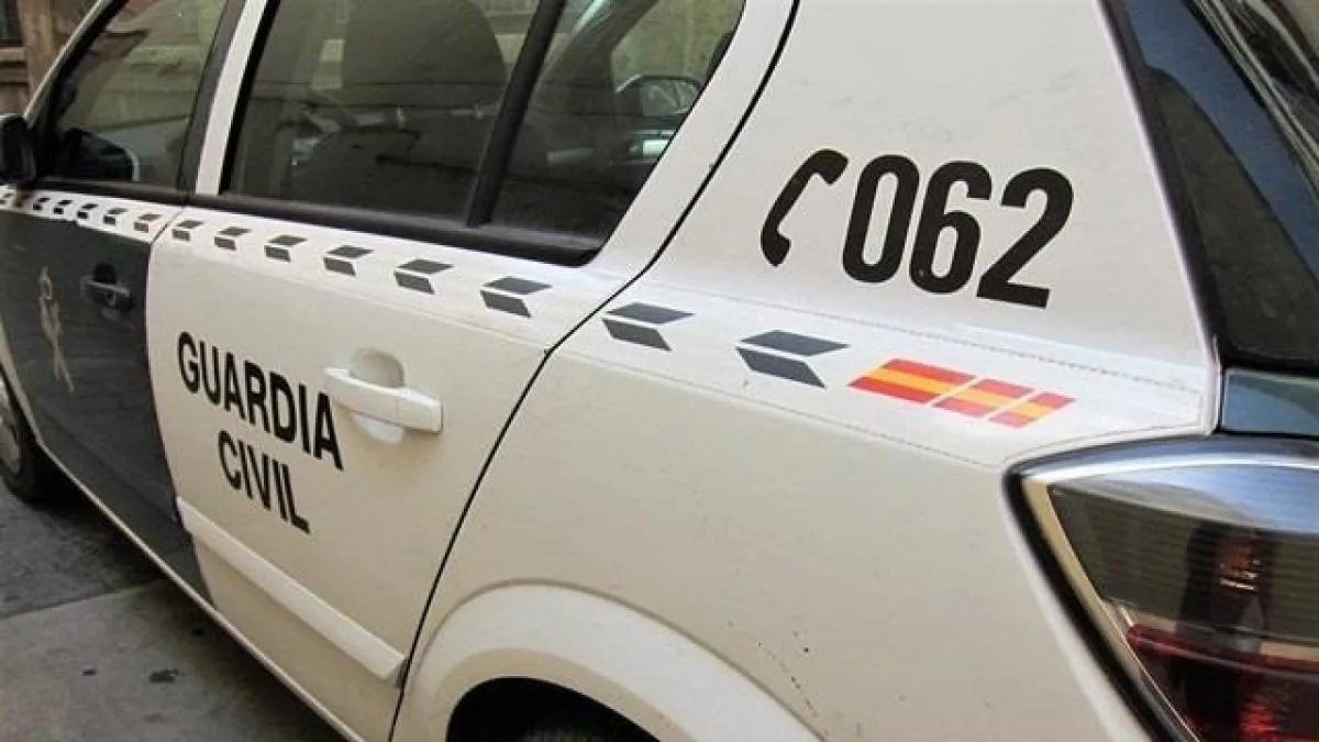 Un hombre muere ahorcado tras intentar estrangular a su mujer en Málaga