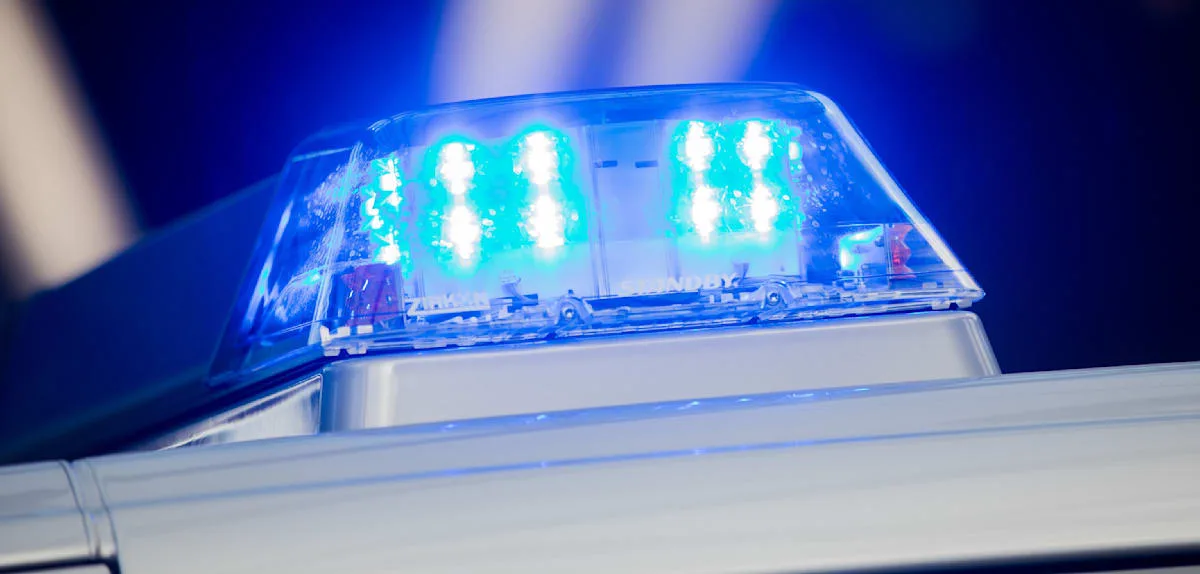 Jugendliche flüchten nach Chemie-Explosion, Kind wird schwer verletzt