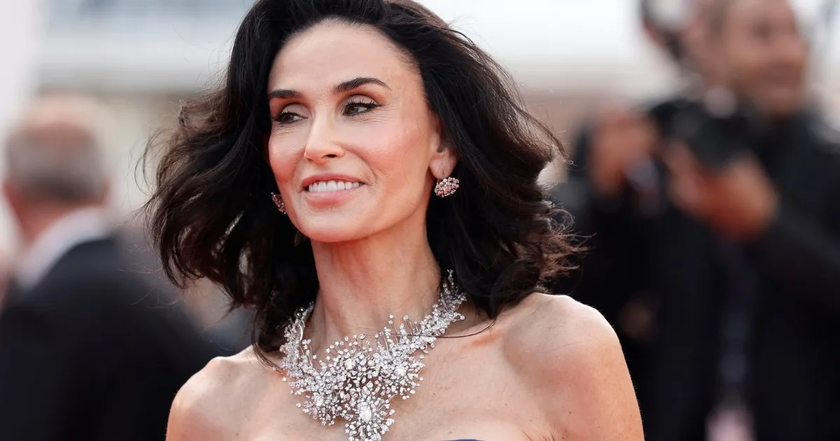 Demi Moore, actriz de Hollywood de 63 años: "En el desayuno tomo media taza de avena con agua y el resto del día proteína y algunos vegetales"