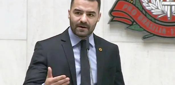 Arthur do Val, o Mamãe Falei, é denunciado pelo MPSP por incitação ao crime