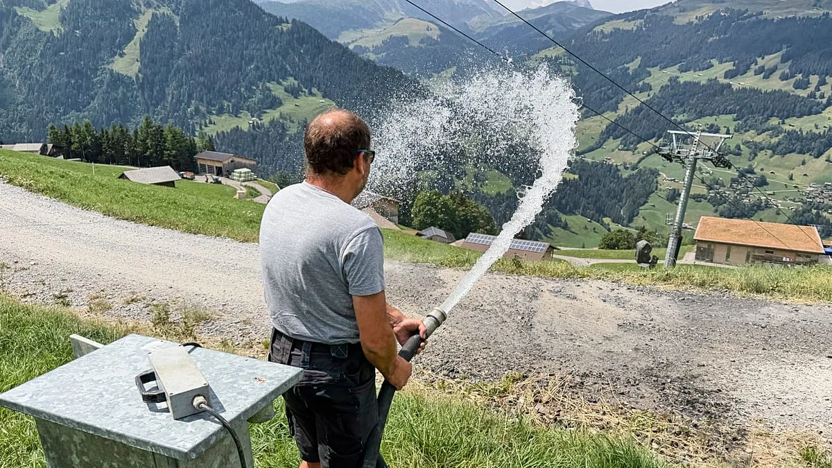 Suíça: canhões de neve e reservatórios ajudam a combater fogos