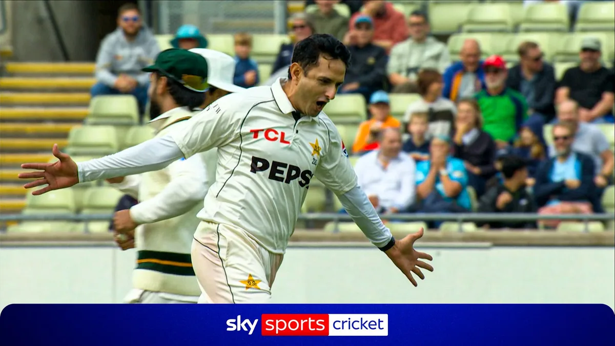England in total DISARRAY! Duckett and Gay fall in opening over