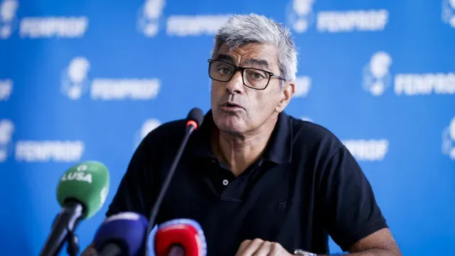 Fenprof: Milhares de alunos podem começar ano letivo sem professores