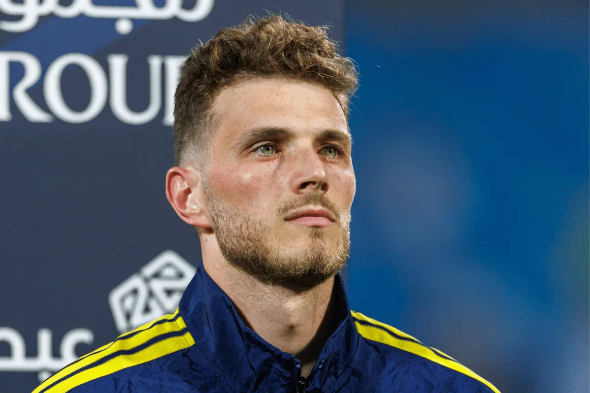 Bento, goleiro do Al-Nassr, é expulso após lance inusitado no Sauditão