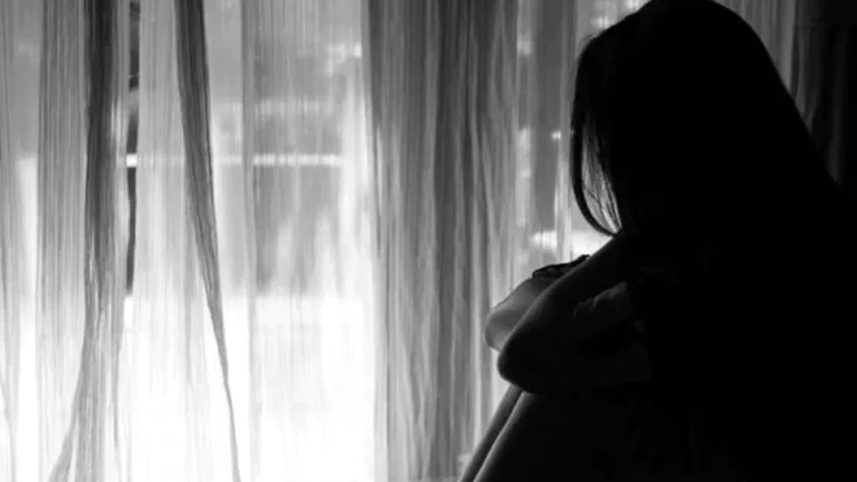 UK man on trial for conspiring with 12 men to drug, rape wife for over 20 years