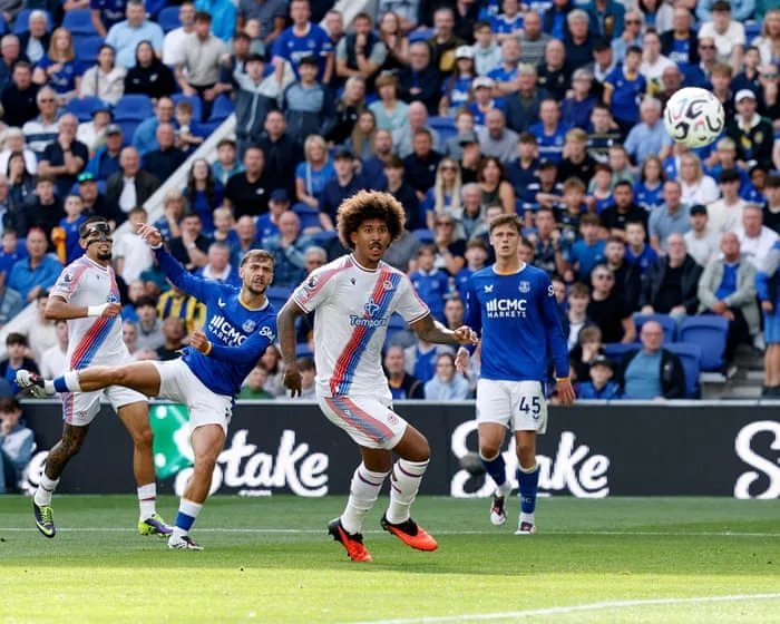 Burnham’s boys enjoy visit from Palace as Everton ease to opening day win