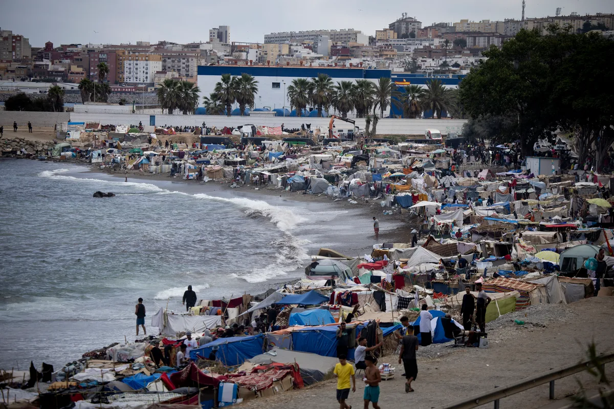 Ya no caben más inmigrantes en el Trampolín mientras el Gobierno prepara otras 1.000 plazas con los informes técnicos en contra