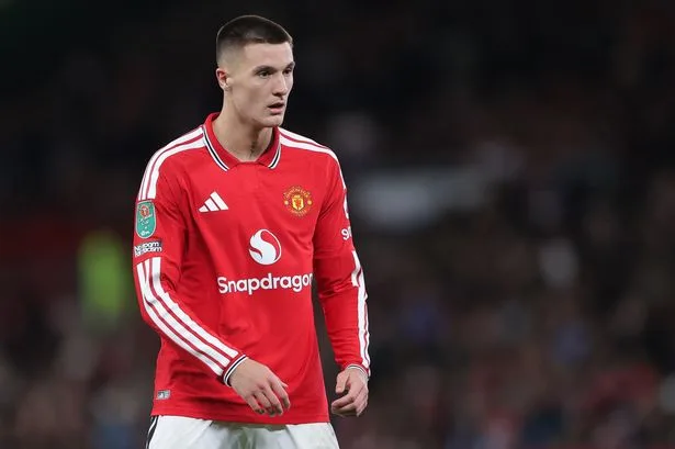 Michael Carrick explains Benjamin Sesko absence vs Fulham as Man Utd suffer fresh blow