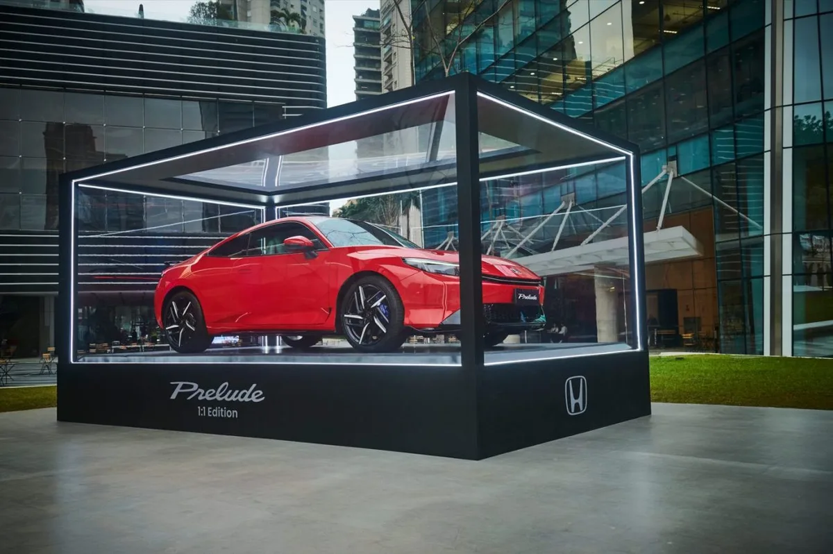 Honda Prelude estreia no Brasil com exibição em redoma e teste em pista