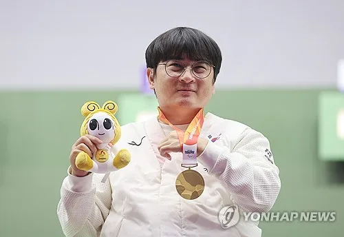 '한국 첫 금메달' 사격 서훈태 "금메달 두 번 딴 것처럼 기뻐"