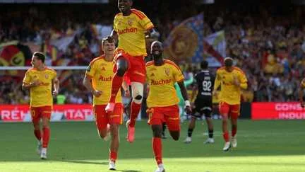 Après sa victoire contre le PSG au Trophée des champions, Lens attaque idéalement sa saison de Ligue 1 en battant Auxerre