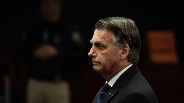 Família Bolsonaro 'semeia' candidatos para preservar capital político