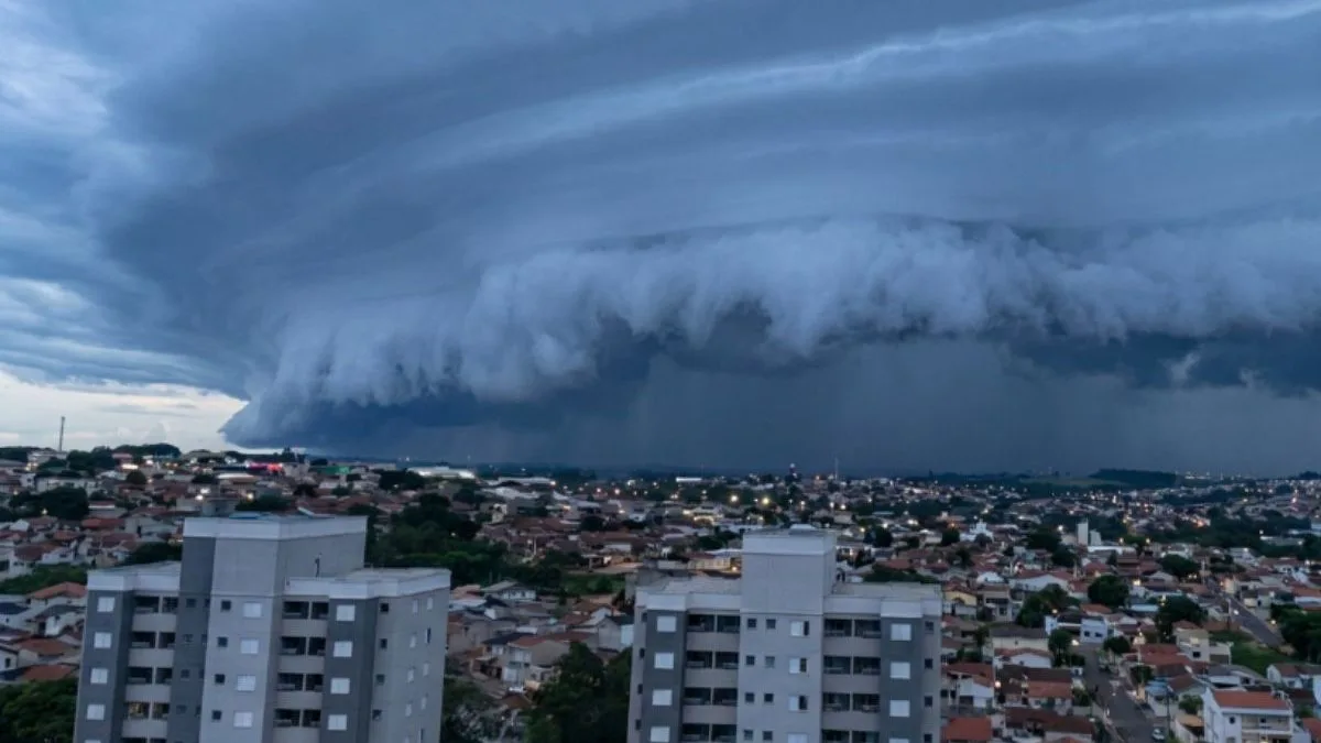 Veja a rota do ciclone extratropical que trará temporais e ventos de até 100 km/h ao Sul do Brasil nas próximas 72h