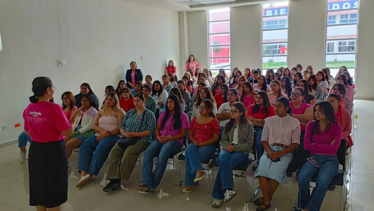 Miedo y tabúes frenan prevención del cáncer de mama; llaman a jóvenes de Piedras Negras a detectar a tiempo