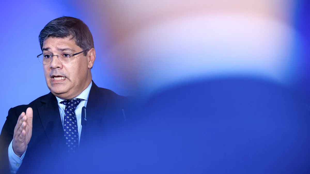 PS questiona Governo sobre quem fica de fora da PSU e critica trabalho social exigido aos jovens