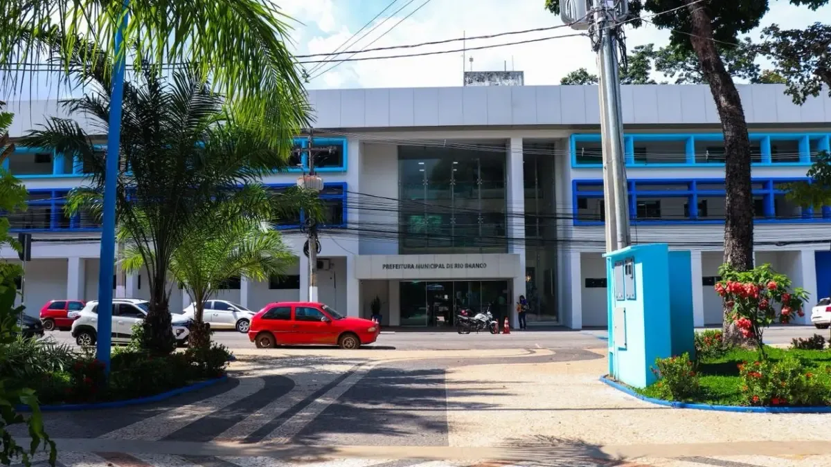 TCE-AC arquiva inspeção sobre possível acúmulo irregular de cargos na prefeitura