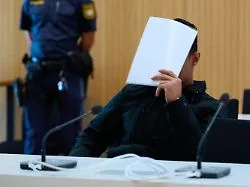 Auch Vorwurf des Sozialbetrugs: Mann soll Ehefrau erstochen und enthauptet haben