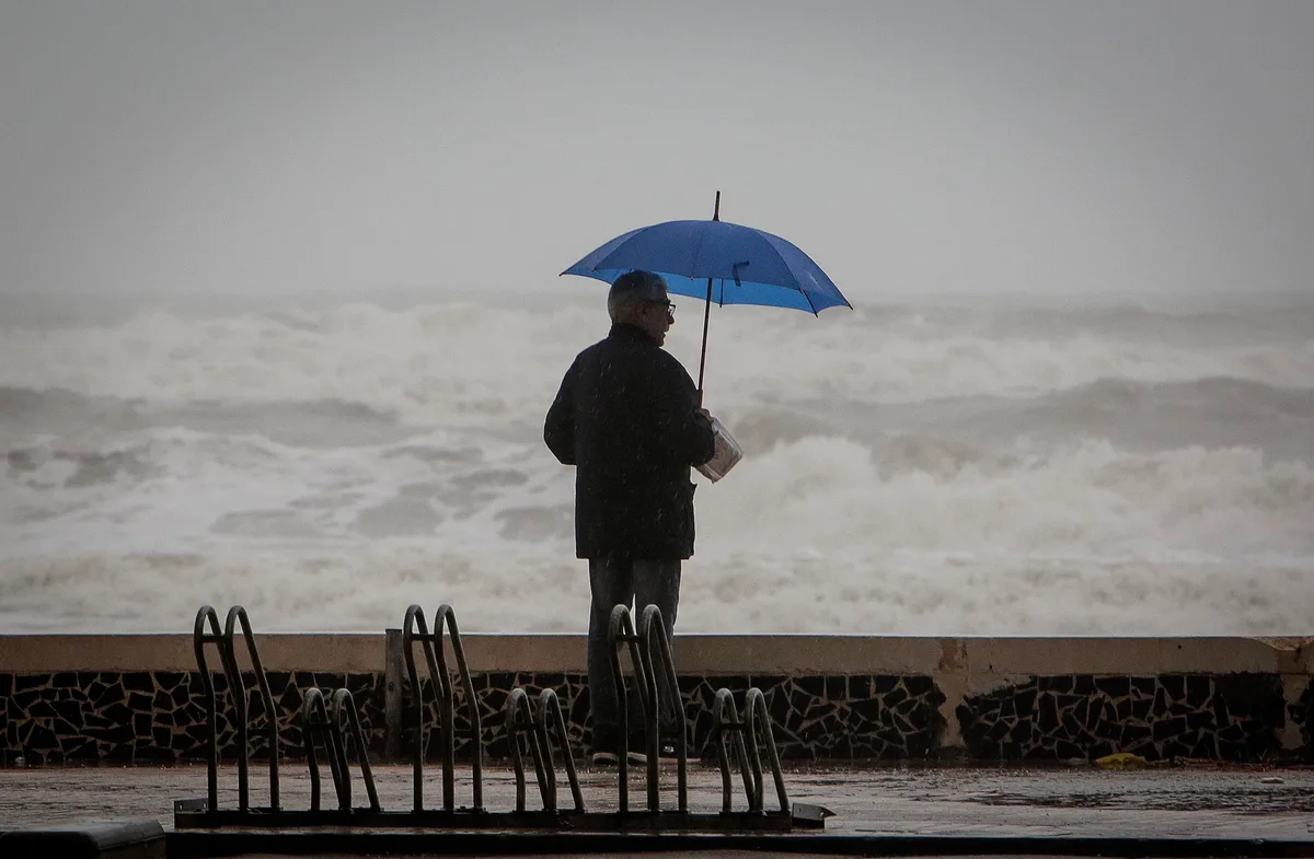 Protección Civil envía dos ES-Alert a la población por riesgo de inundaciones en Valencia y Alicante y pide evitar desplazamientos