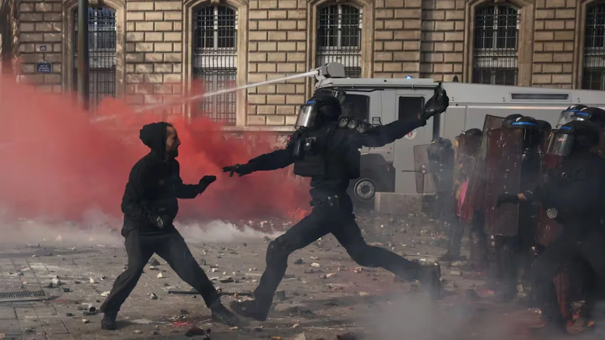 Qué son las granadas aturdidoras que la policía ha permitido usar otra vez en las protestas de Francia y por qué se prohibieron
