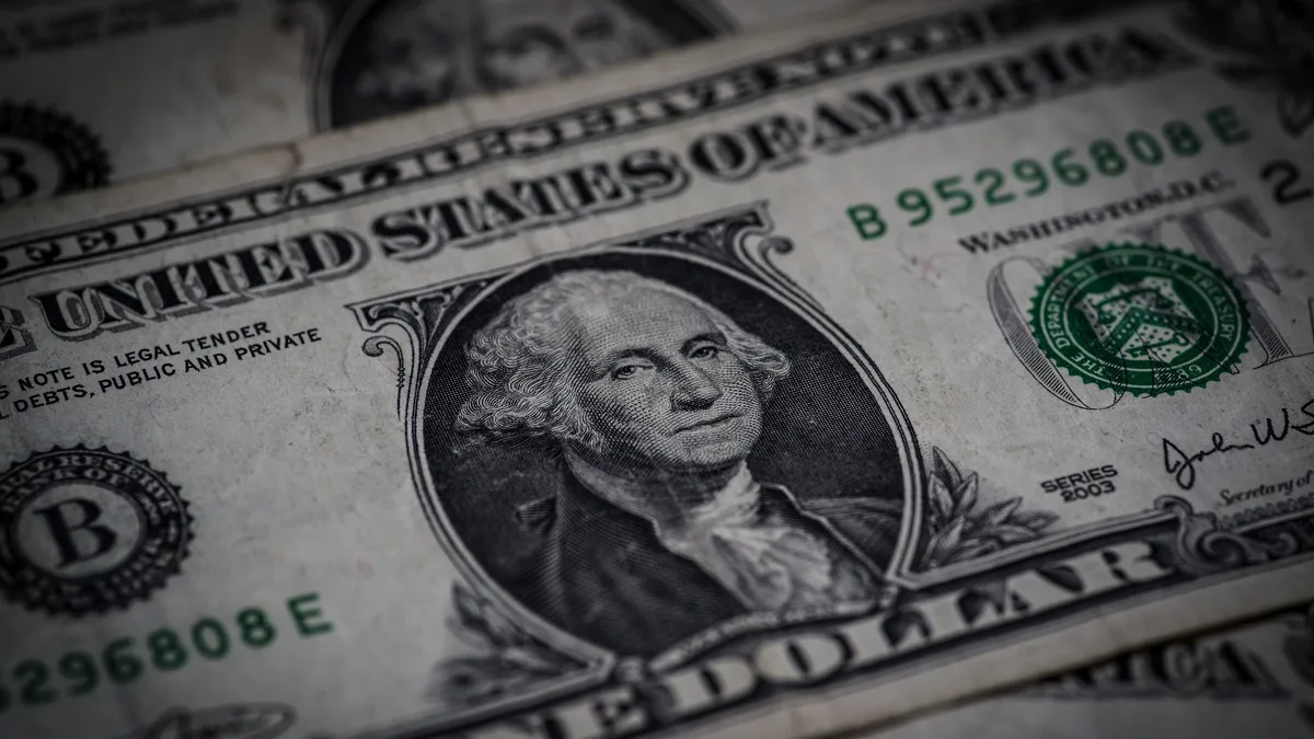 Casa Blanca recibió propuesta de dolarización para Venezuela elaborada por Steve Hanke