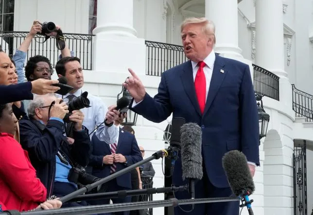 Diesel russe : après les critiques de Kiev, Trump suggère aux Ukrainiens de remplacer Zelensky