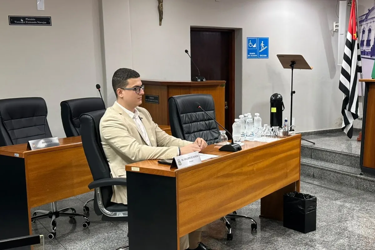 Yan Lopes (Podemos) presta depoimento à Comissão Processante, em Caçapava
