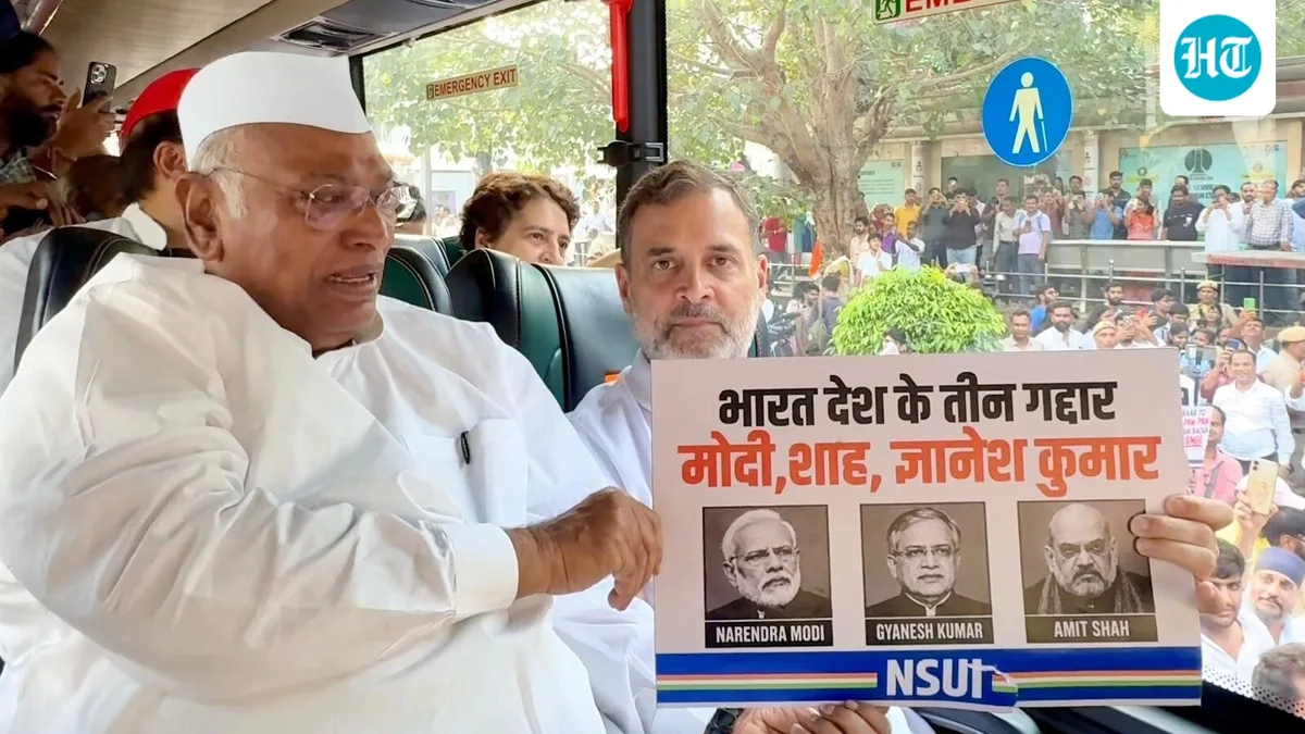 25 FIRs filed since October 2 over anti-EC protests in Delhi; Rahul, Priyanka named