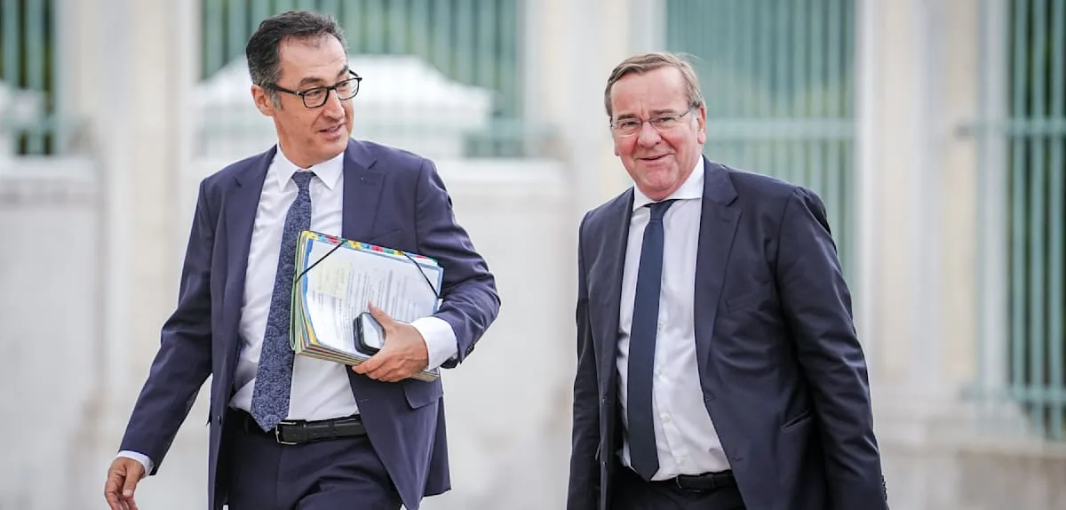 Özdemir und Pistorius fordern in Gastbeitrag Verbotsantrag gegen Teile der AfD