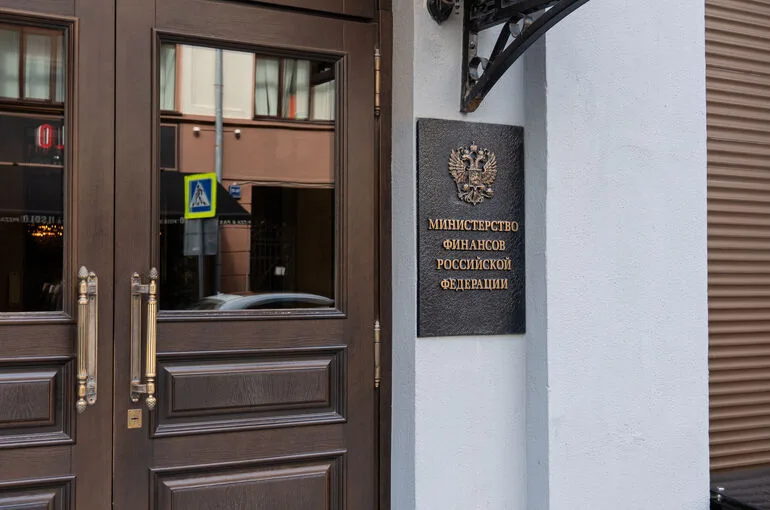 Минфин назвал приоритетом бюджета потребности обороны и поддержку бойцов СВО