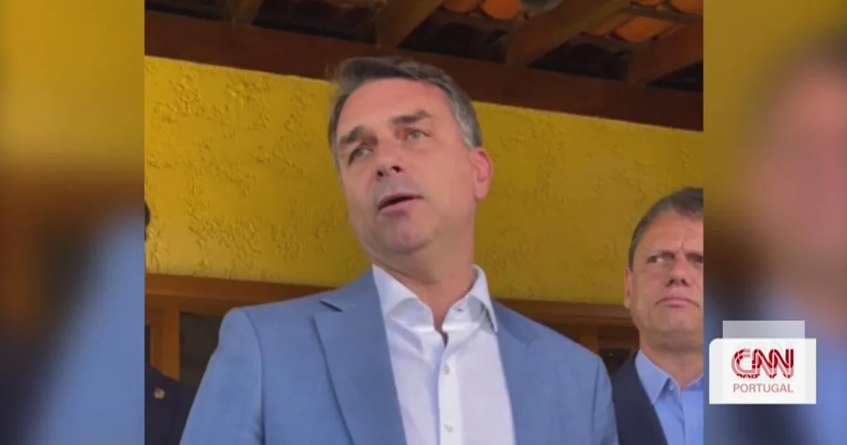 Bolsonaro vota a favor do fim da escala seis por um e segue à frente de Lula