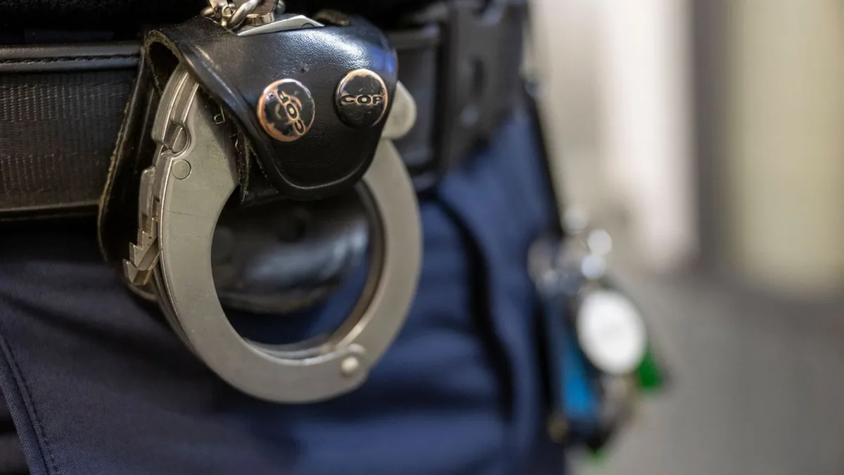 Streit unter Ex-Partnern: Angriff mit Hammer: Frau verletzt Ex-Partner in Oberfranken