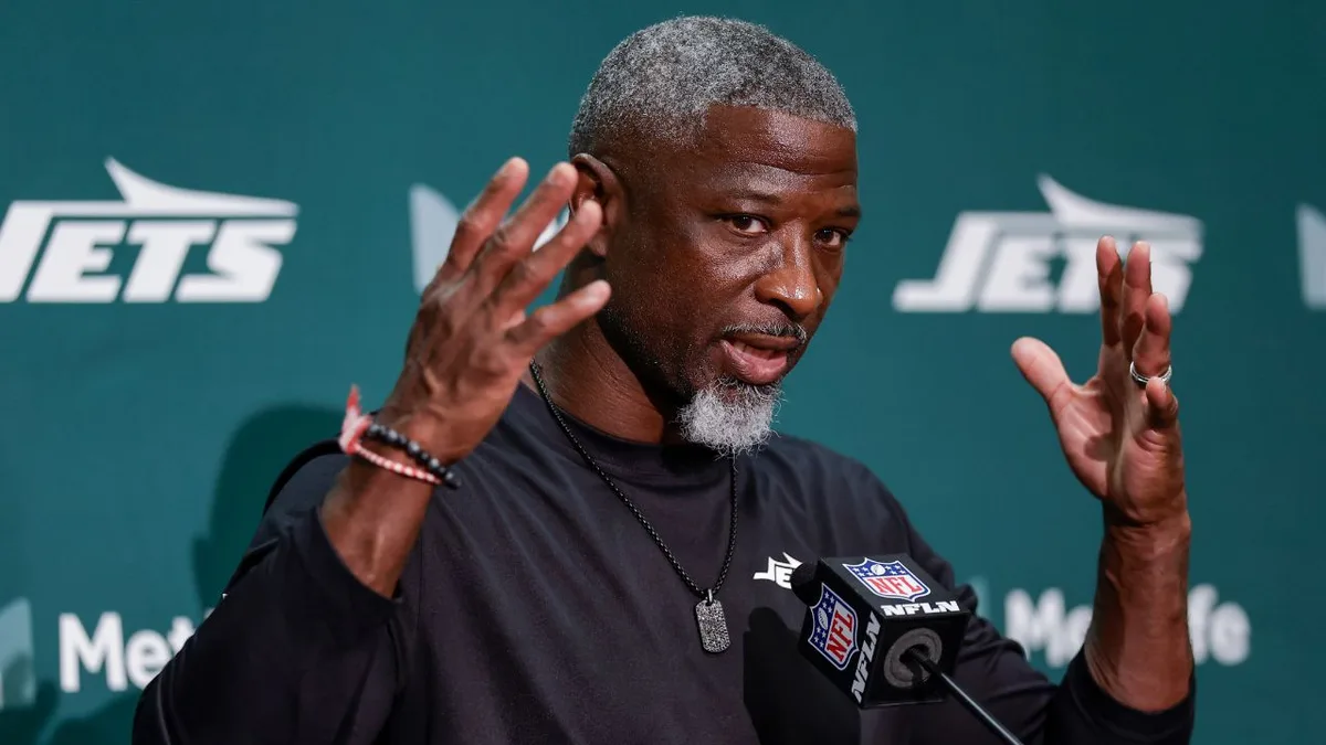 Jets head coach Aaron Glenn defends clock-management decision in OT loss