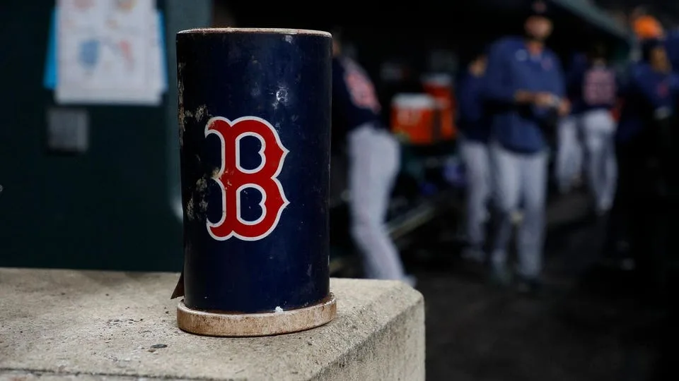 Red Sox Castoff Joins Upstart NL Contender Immediately After Season Ends