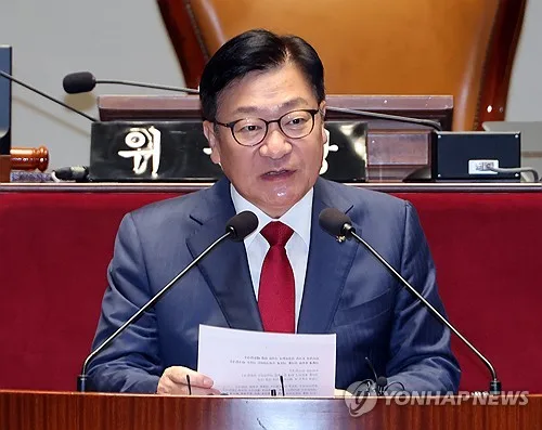 '취임 100일' 정점식, 당 안정·대여투쟁 주력…내홍종결은 과제