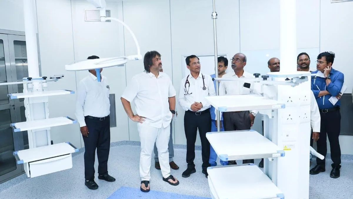 Madhu Bangarappa visits McGann Hospital in Shivamogga, assures funds to procure OT equipment