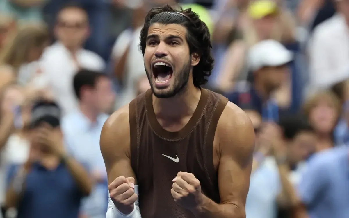 Após quatro meses afastado, Alcaraz estreia com vitória no US Open