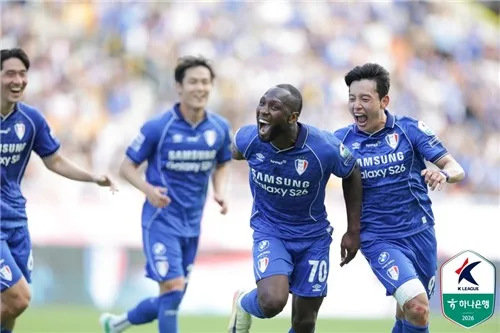 루이스 해트트릭 수원, 안산 4-1 완파…K리그2 정상에 한 발 더
