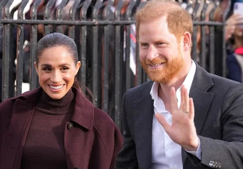Príncipe Harry y Meghan reaparecen en Reino Unido entre vítores; siguen siendo miembros no activos de la familia real