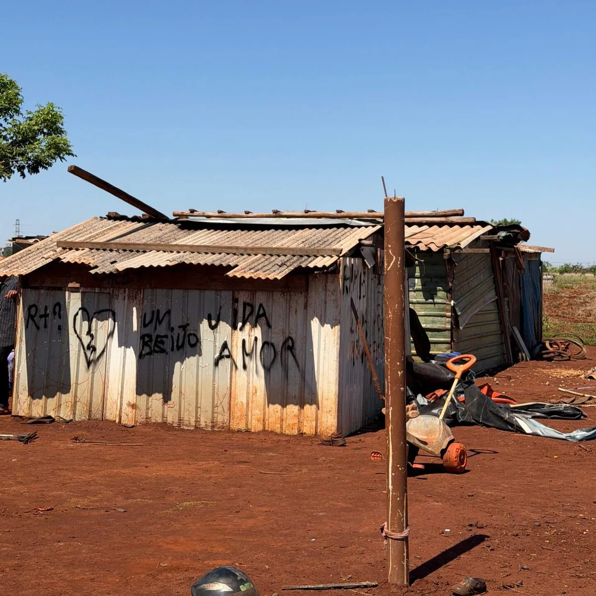 Empresas e 87 famílias indígenas disputam área de 42 hectares em Dourados
