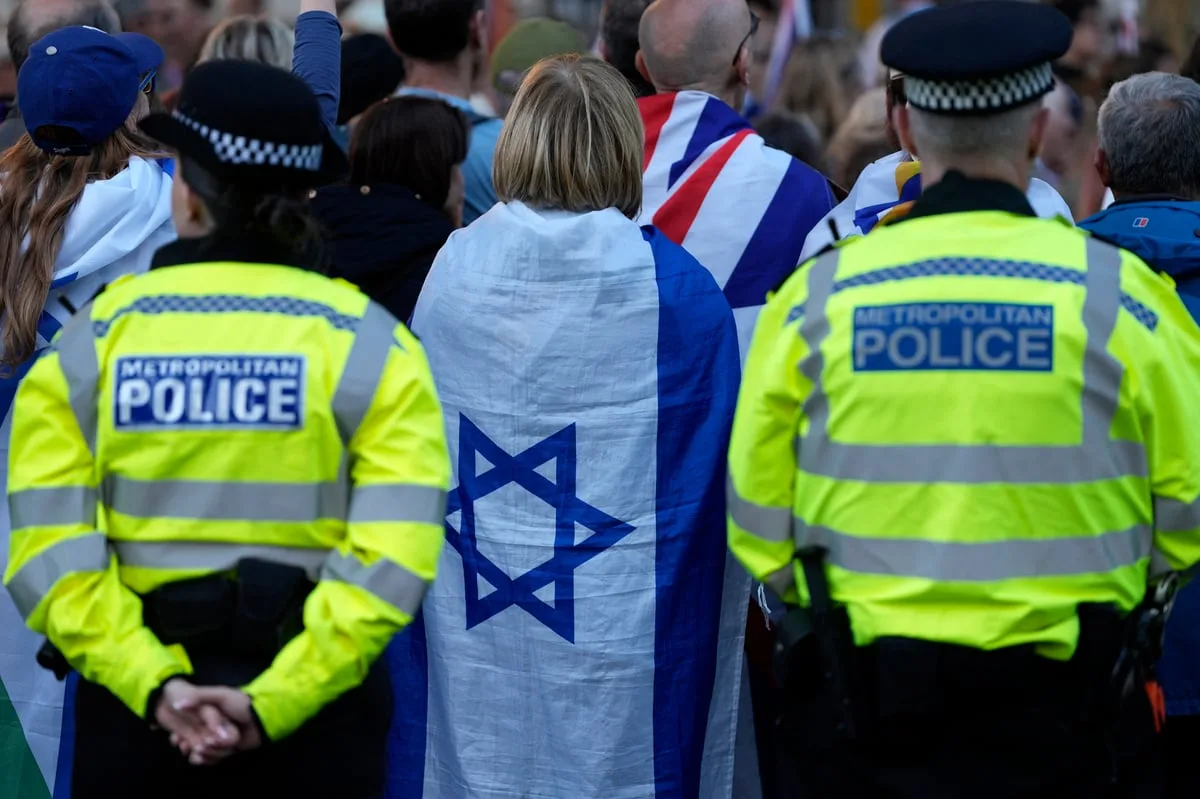Sadiq Khan pledges £875k in funding against extremism amid surge in antisemitic and anti-Muslim hate crimes