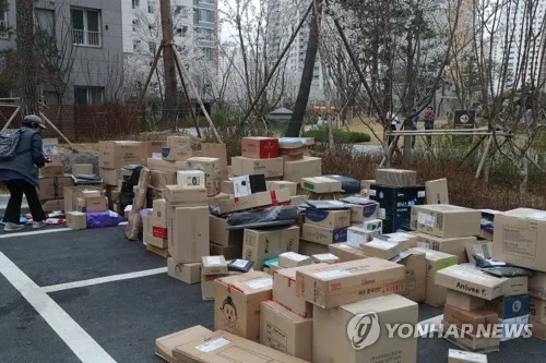 [팩트체크] 택배기사 엘베 흠집내면 2천100만원?…아파트단지 부과 권한 없어
